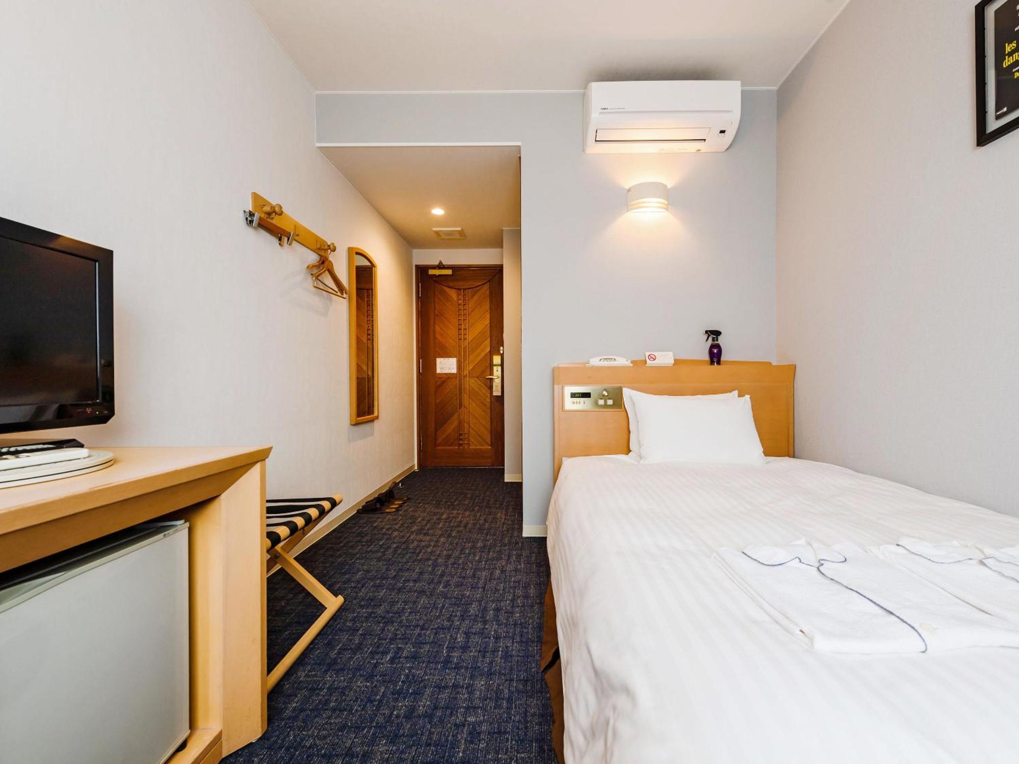 Hotel Azat Naha Exterior photo